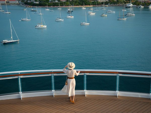 What are the best UK cruises for exploring the history of the British theater?